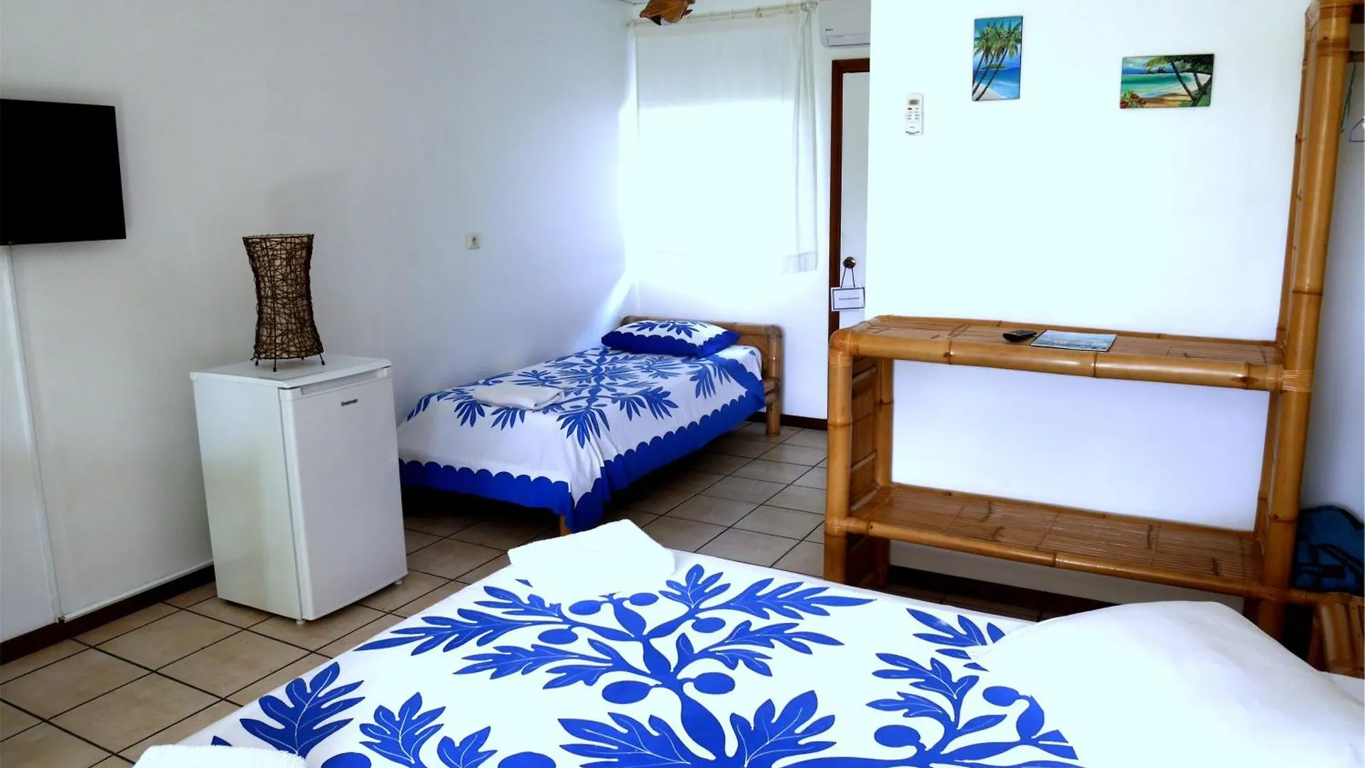 Pension De La Plage Punaauia  Holiday home